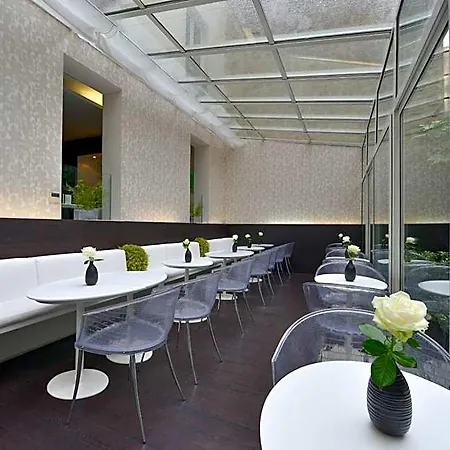 Le Quartier Bercy-square Париж