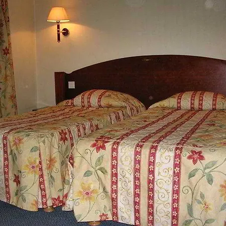 Le Quartier Bercy-square 3* Париж