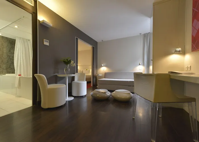 Hotel Le Quartier Bercy-square 3*